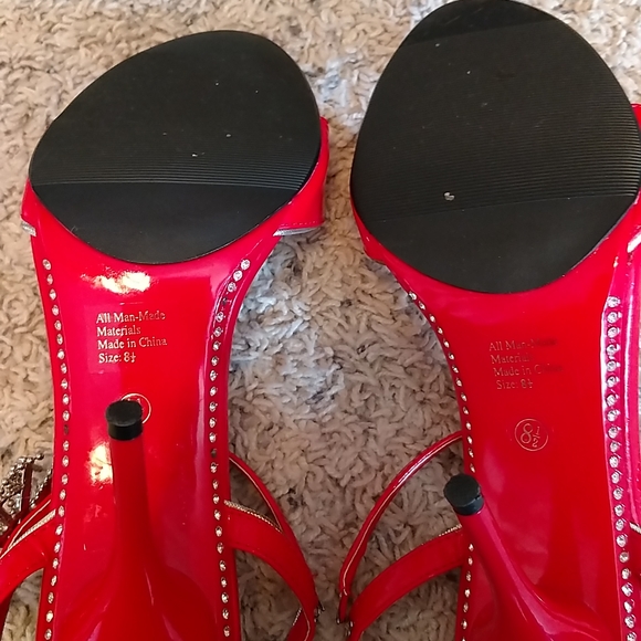 Red High heels - Picture 4 of 4